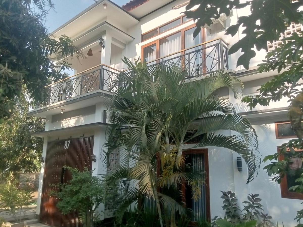 Warm Villas Lombok Kuta  Εξωτερικό φωτογραφία